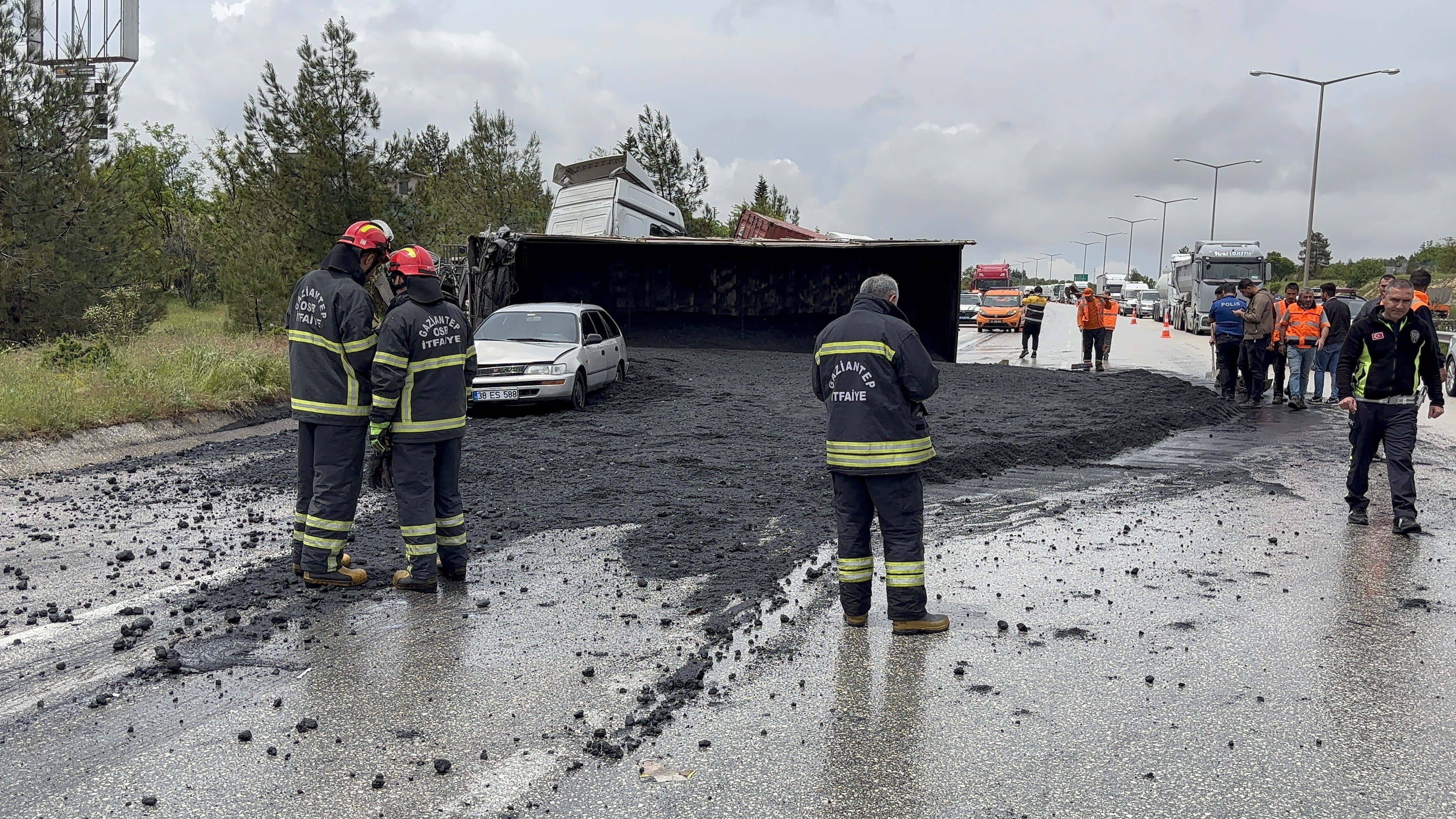 Gaziantep’te 4 aracın karıştığı zincirleme kaza: 1 yaralı