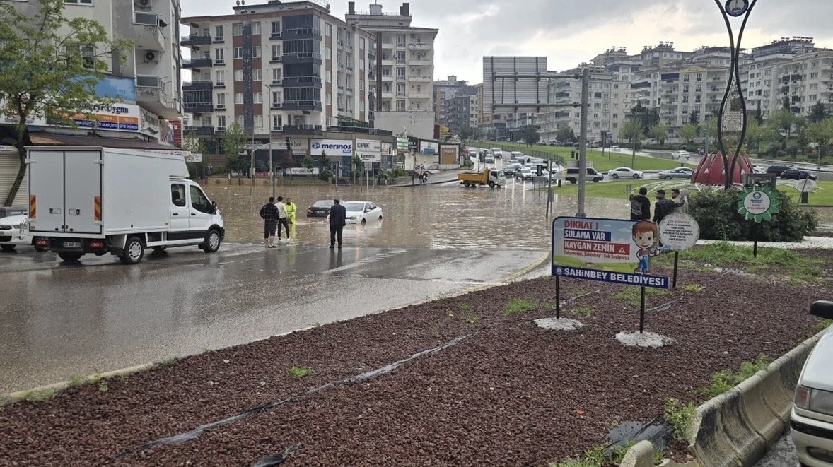 Gaziantep’te Sağanak ve Fırtına Hayatı Olumsuz Etkiledi