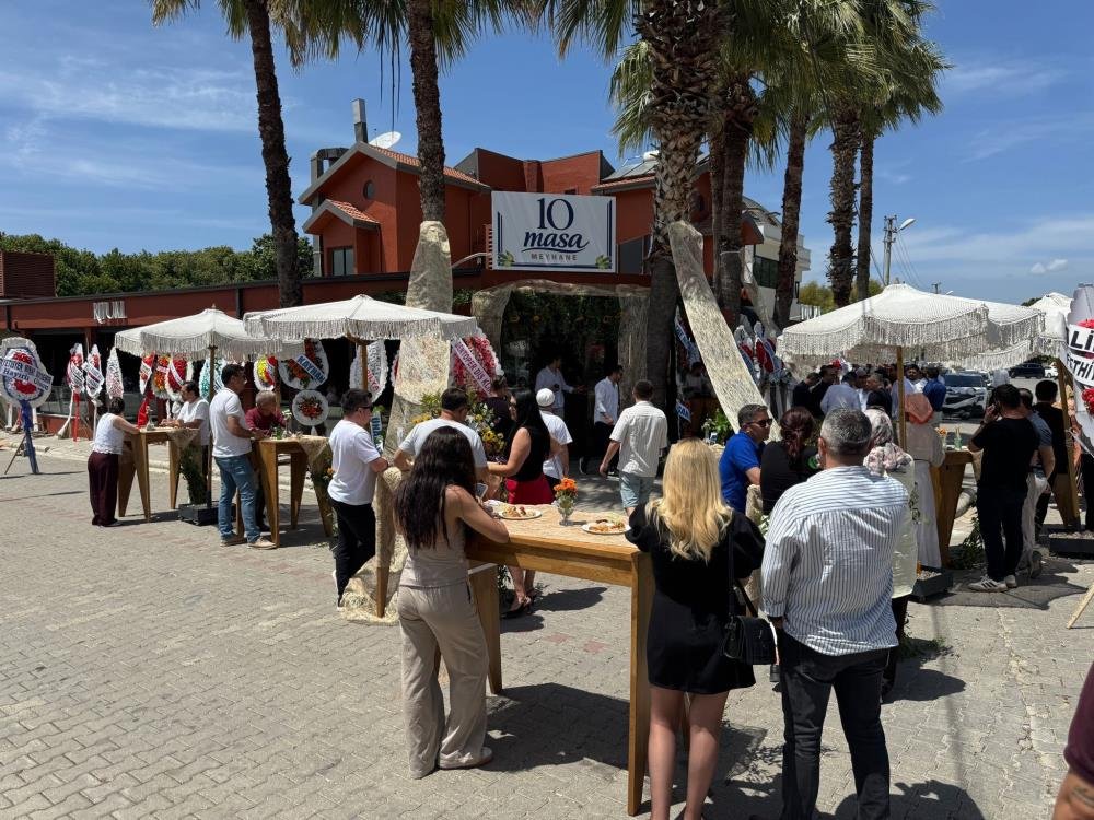 Cehaletin böylesi: Fethiye'de meyhane açılışını duayla yaptılar