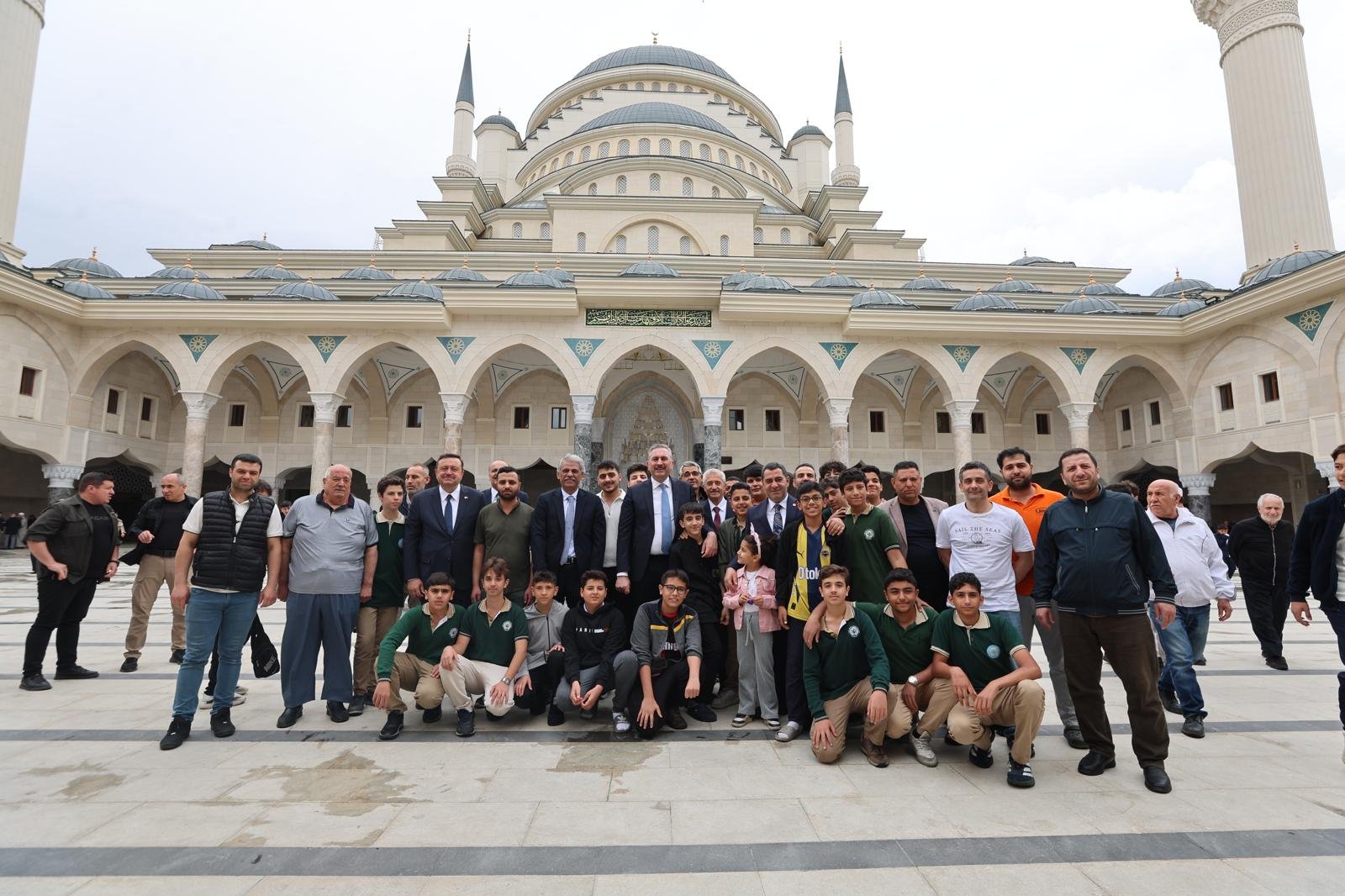 ŞAHİNBEY’DE GENÇLERLE BULUŞTULAR