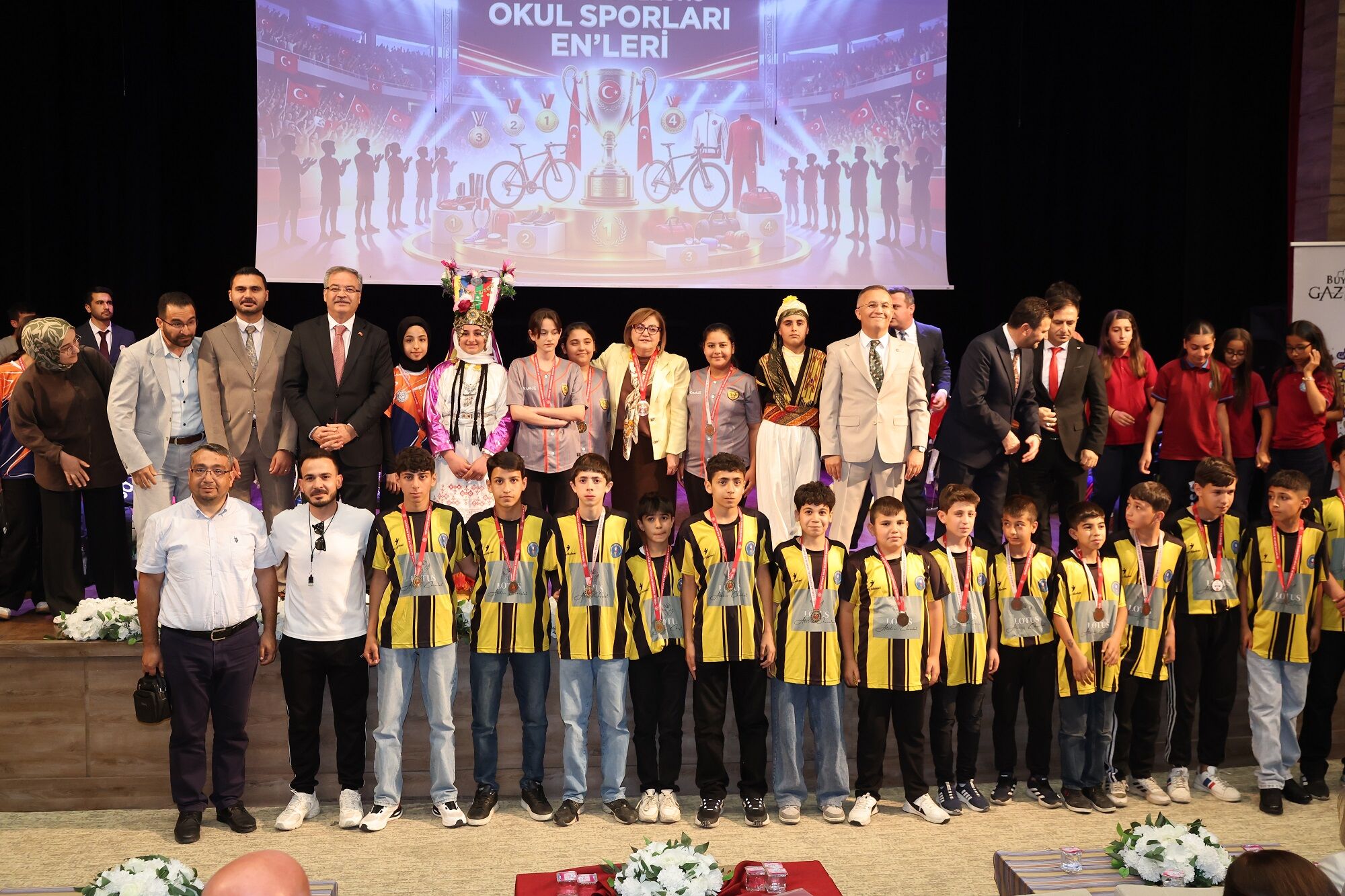 Büyükşehi̇r’den “2024 2025 Sezonu Okul Sporlari Enleri̇” Programi (7)