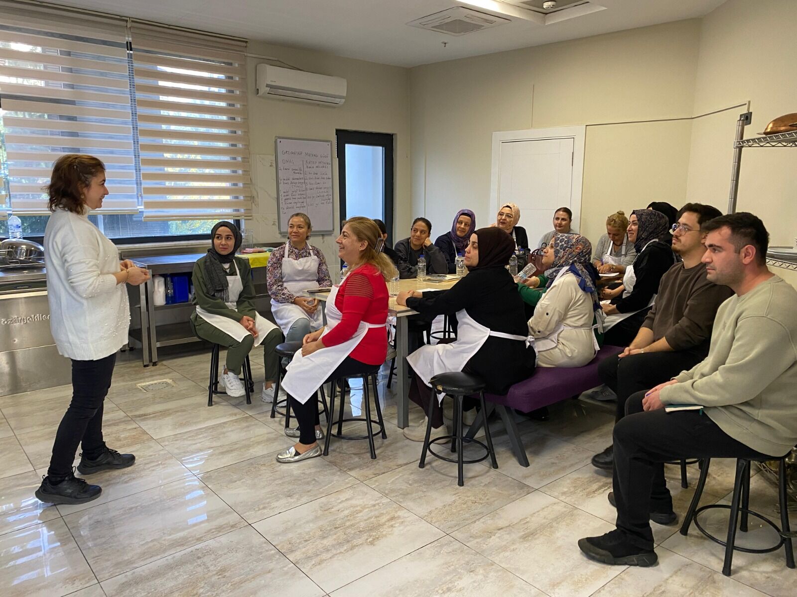 Gazi̇antep Mutfaği Geleceğe Eği̇ti̇mle Taşiniyor (7)
