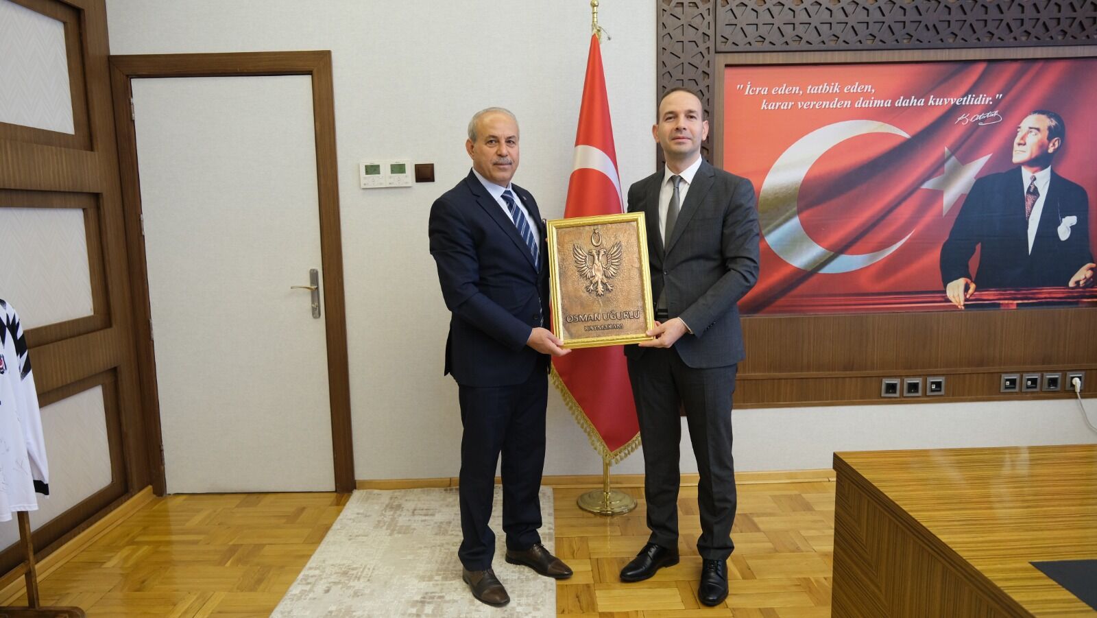 Ni̇zi̇p Kaymakam